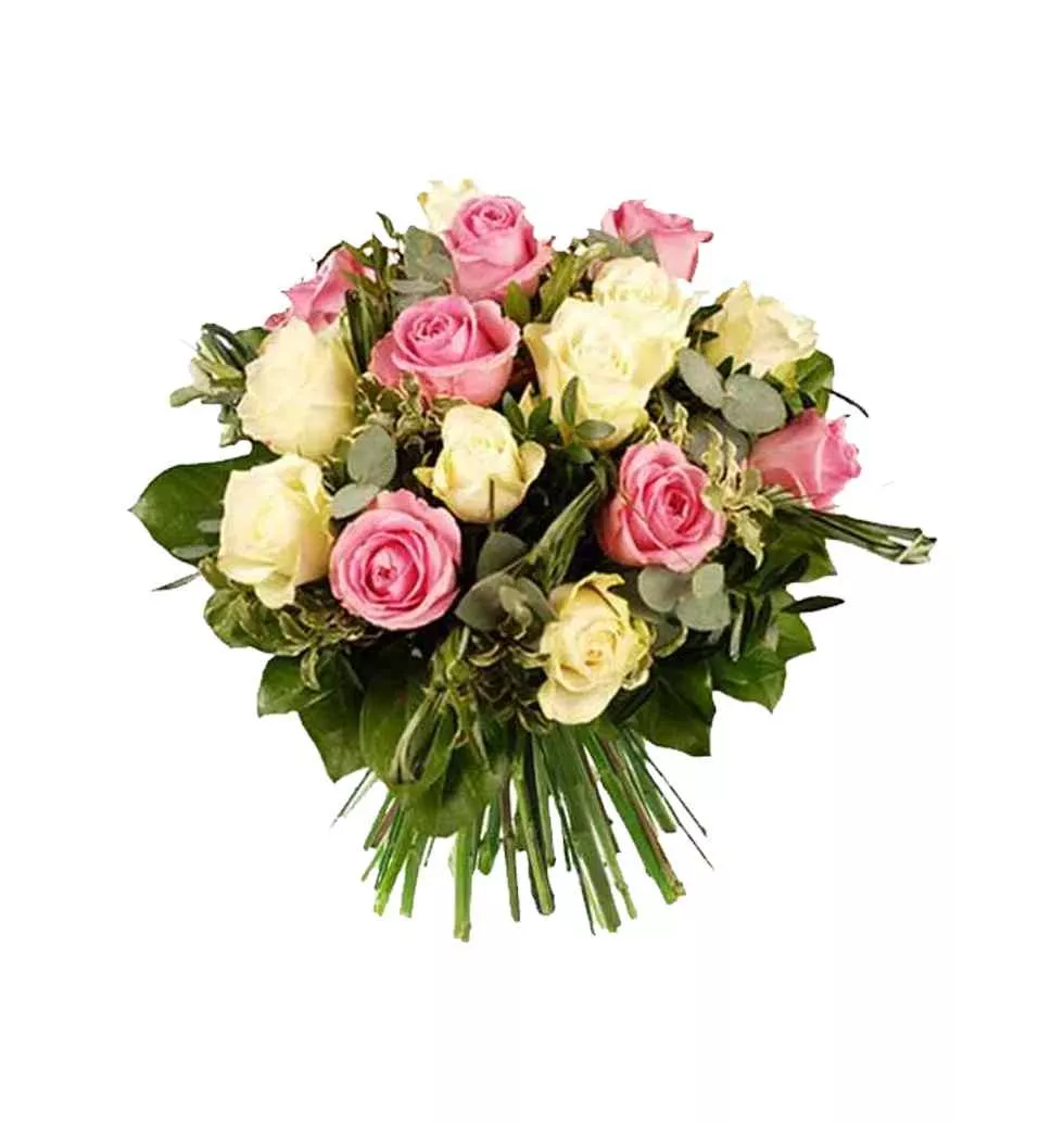 Attractive Bouquet of Blossoming Mixed Roses